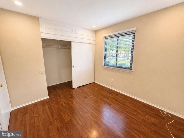 1605 WOODHOLLOW DR, Marlton, NJ 08053