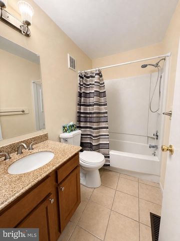 1605 WOODHOLLOW DR, Marlton, NJ 08053