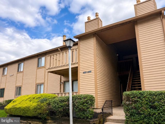 1605 WOODHOLLOW DR, Marlton, NJ 08053