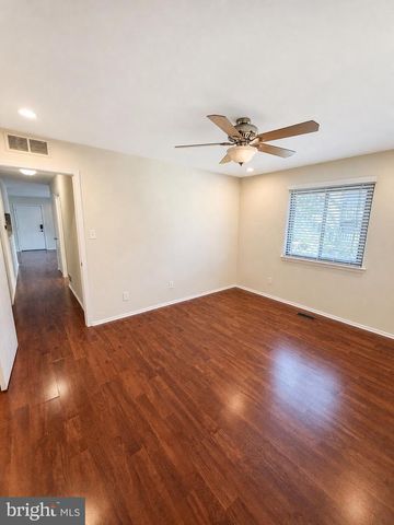 1605 WOODHOLLOW DR, Marlton, NJ 08053
