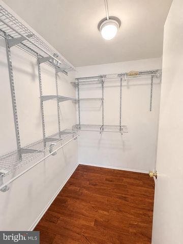 1605 WOODHOLLOW DR, Marlton, NJ 08053