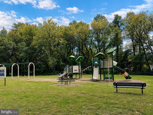 1605 WOODHOLLOW DR, Marlton, NJ 08053