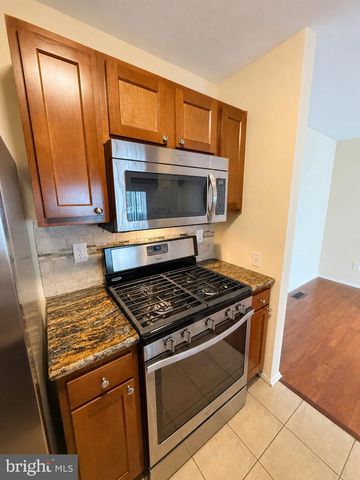 1605 WOODHOLLOW DR, Marlton, NJ 08053