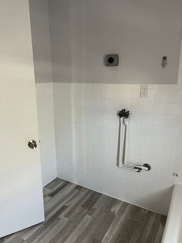 27 Wisconsin Ave 3, Somerville, MA 02145