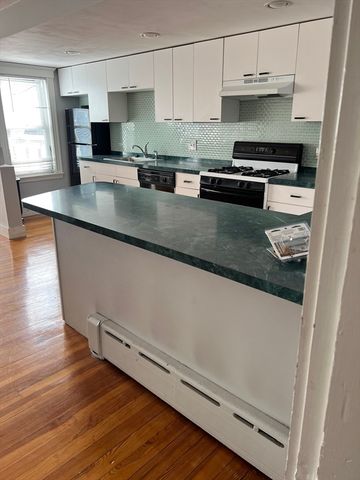 27 Wisconsin Ave 3, Somerville, MA 02145