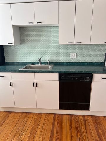 27 Wisconsin Ave 3, Somerville, MA 02145