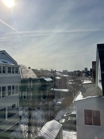 27 Wisconsin Ave 3, Somerville, MA 02145