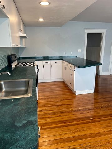 27 Wisconsin Ave 3, Somerville, MA 02145