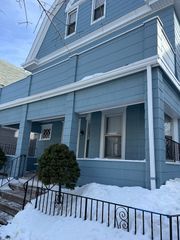 27 Wisconsin Ave 3, Somerville, MA 02145