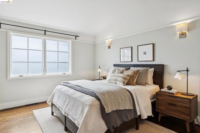 5323 Miles Ave, Oakland, CA 94618