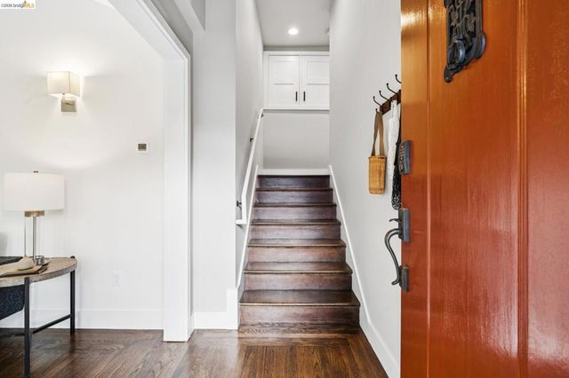 5323 Miles Ave, Oakland, CA 94618