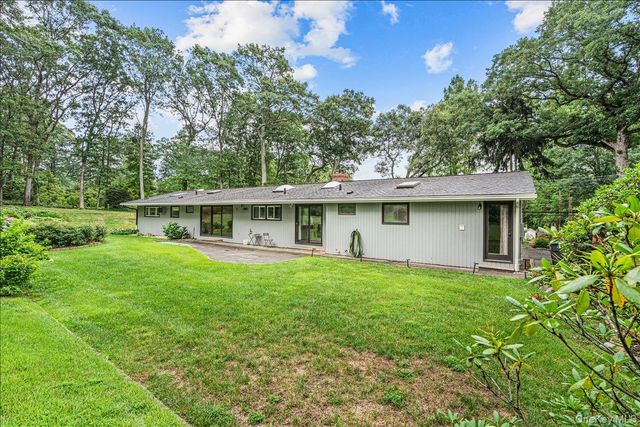 6 Cherry Lane E, Syosset, NY 11791