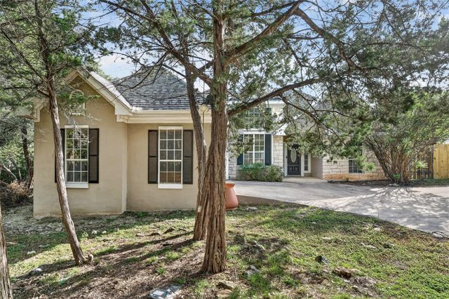 4 Cedarwood CIR, Wimberley, TX 78676