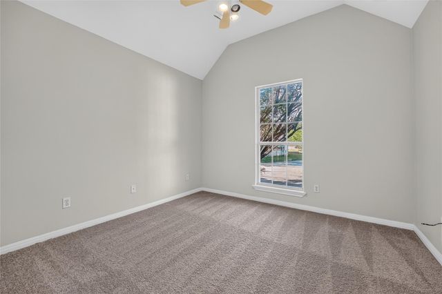 4 Cedarwood CIR, Wimberley, TX 78676