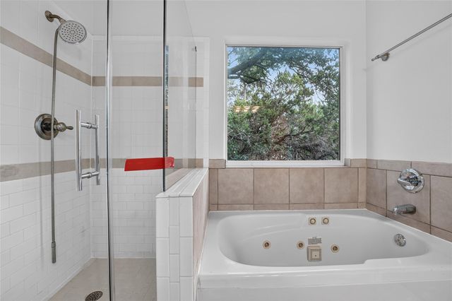 4 Cedarwood CIR, Wimberley, TX 78676