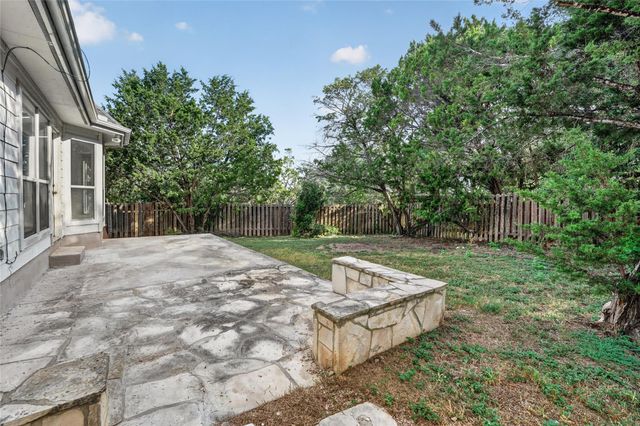 4 Cedarwood CIR, Wimberley, TX 78676