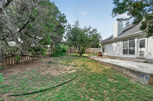4 Cedarwood CIR, Wimberley, TX 78676