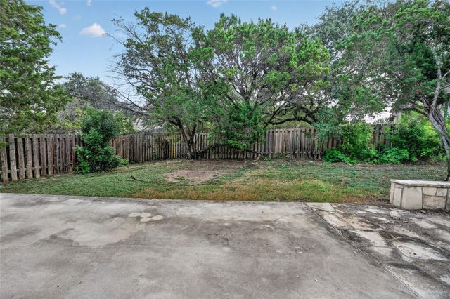 4 Cedarwood CIR, Wimberley, TX 78676