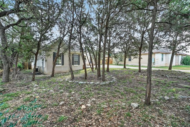 4 Cedarwood CIR, Wimberley, TX 78676