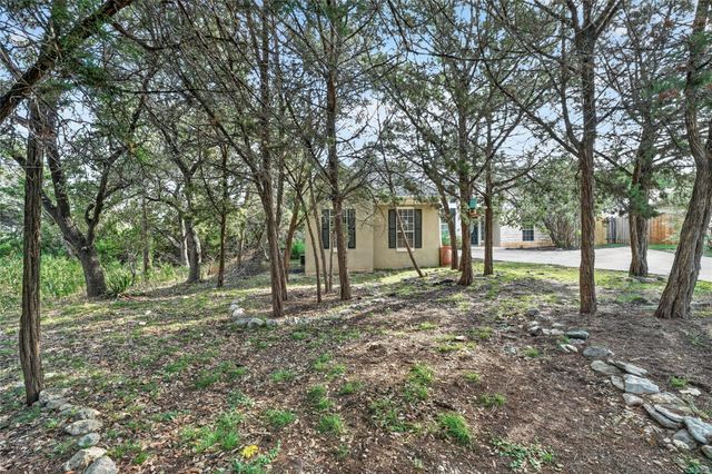 4 Cedarwood CIR, Wimberley, TX 78676