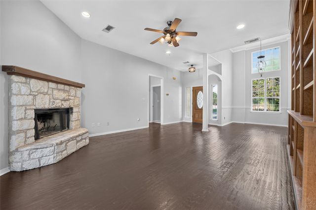 4 Cedarwood CIR, Wimberley, TX 78676