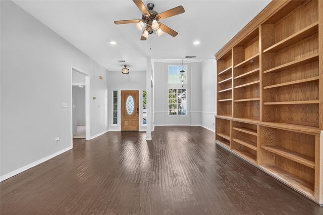 4 Cedarwood CIR, Wimberley, TX 78676