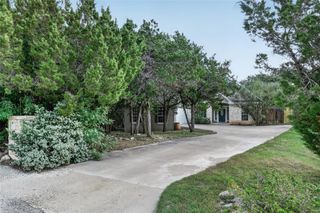 4 Cedarwood CIR, Wimberley, TX 78676