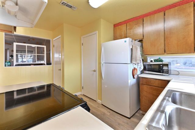 10471 Mariposa Ave, Jackson, CA 95642