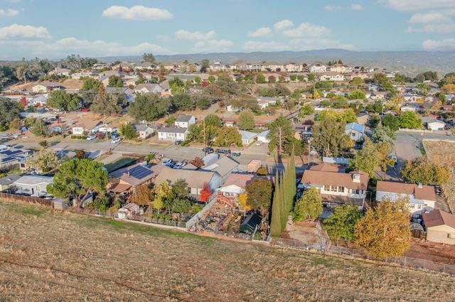 10471 Mariposa Ave, Jackson, CA 95642