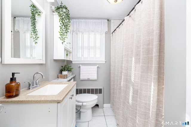 18 Debra Lane, Bristol, CT 06010