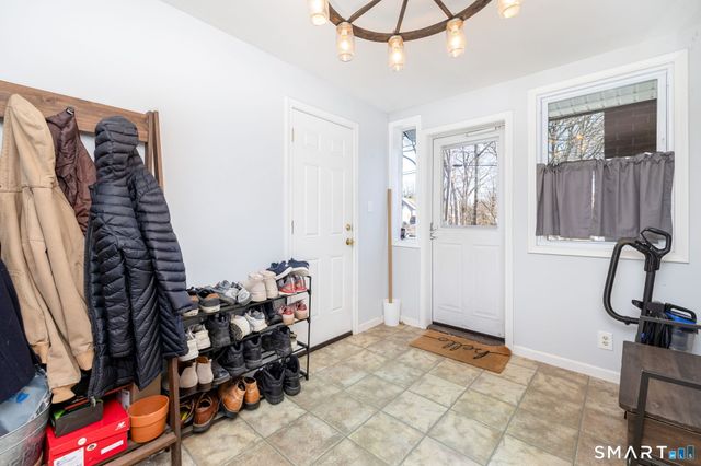 18 Debra Lane, Bristol, CT 06010