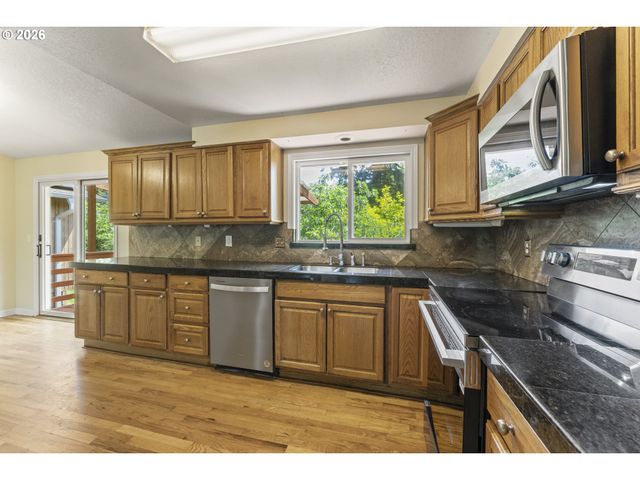 13920 Se BUSH St, Portland, OR 97236