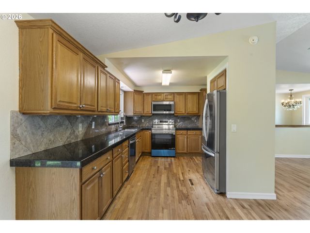 13920 Se BUSH St, Portland, OR 97236