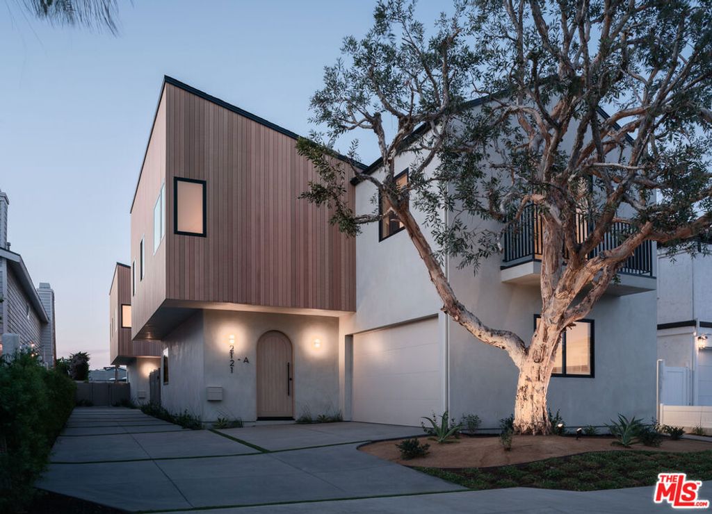 2121 Curtis Avenue B, Redondo Beach, CA 90278 — exterior
