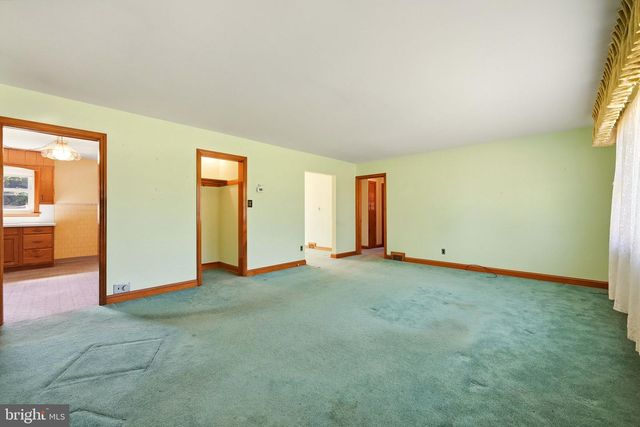 51 QUAKER RD, Mickleton, NJ 08056