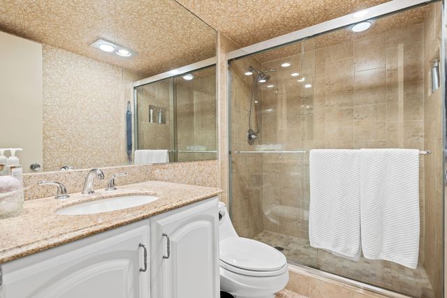 3510 Oaks Way 1002, Pompano Beach, FL 33069