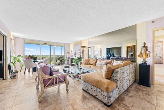 3510 Oaks Way 1002, Pompano Beach, FL 33069