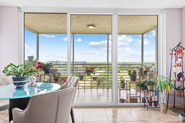 3510 Oaks Way 1002, Pompano Beach, FL 33069