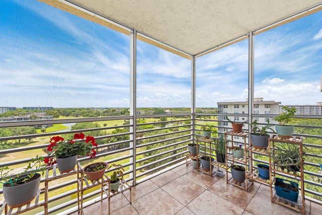 3510 Oaks Way 1002, Pompano Beach, FL 33069