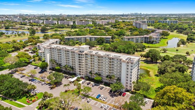 3510 Oaks Way 1002, Pompano Beach, FL 33069