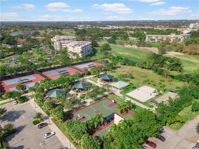 3510 Oaks Way 1002, Pompano Beach, FL 33069