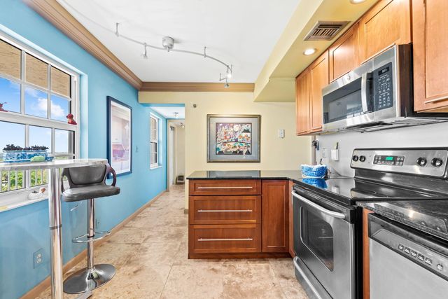 3510 Oaks Way 1002, Pompano Beach, FL 33069