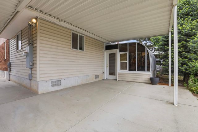614 E Glass Ave, Spokane, WA 99207