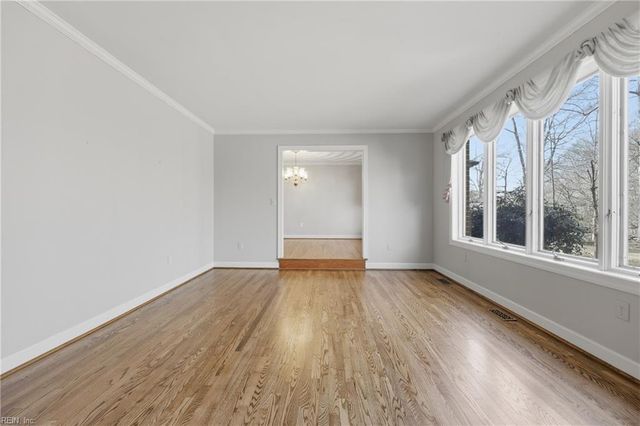 9234 Poplar Point LN, Smithfield, VA 23430