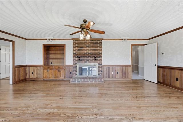 9234 Poplar Point LN, Smithfield, VA 23430