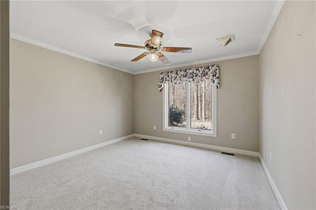 9234 Poplar Point LN, Smithfield, VA 23430