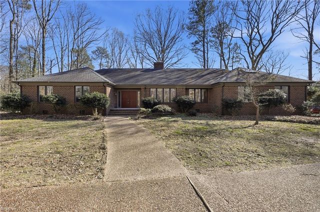 9234 Poplar Point LN, Smithfield, VA 23430