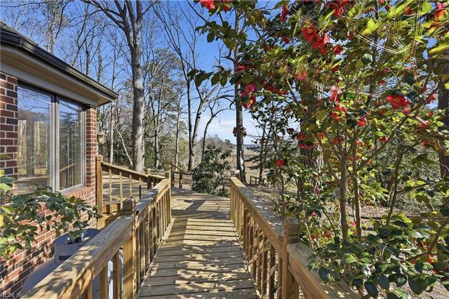 9234 Poplar Point LN, Smithfield, VA 23430