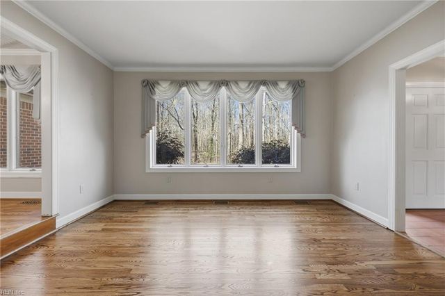 9234 Poplar Point LN, Smithfield, VA 23430