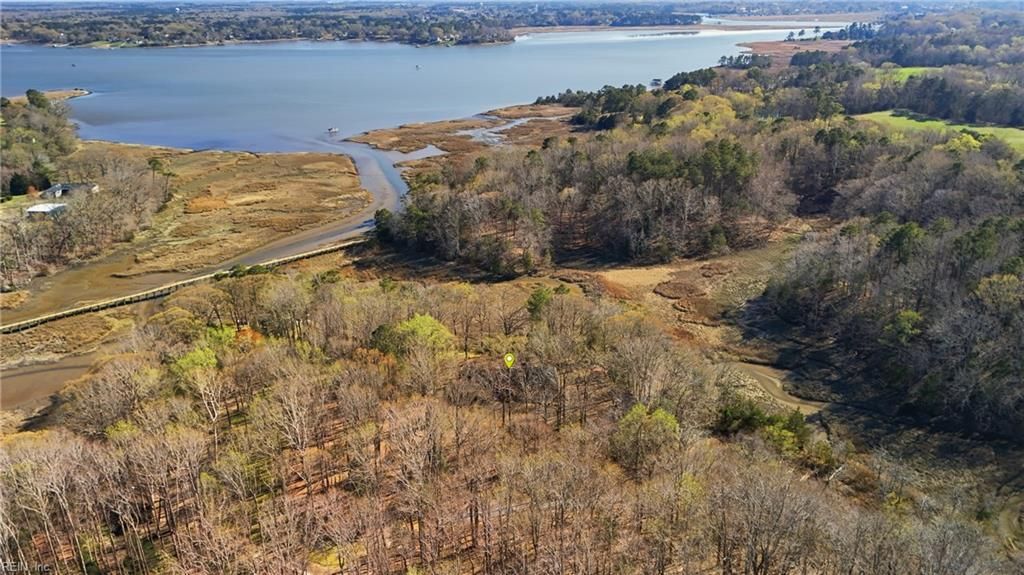 9234 Poplar Point LN, Smithfield, VA 23430